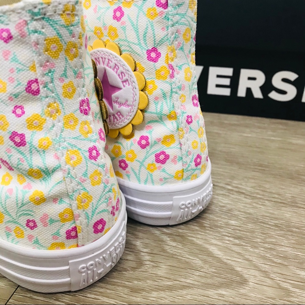 Converse Ditsy Floral Chuck Taylor High Tops - Picture 5 of 8